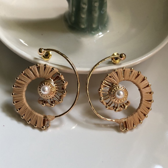 Boho Chic Woven Earrings - Picture 5 of 7